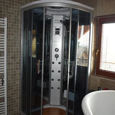 Zrubovy Dom - Moon *