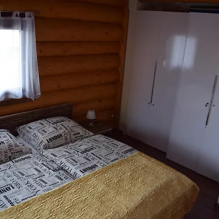 Zrubový Dom - Moon Casa de Férias Nová Lesná