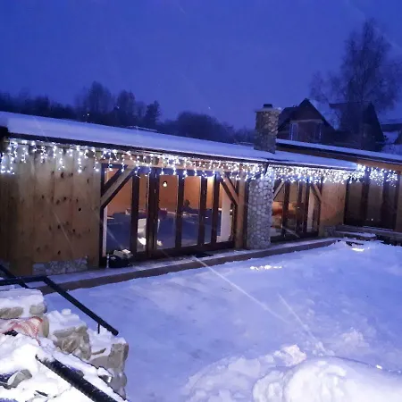 Zrubovy Dom - Moon بيت للعطل *